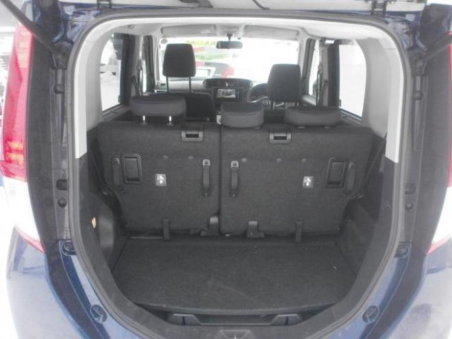 ルーミーG　４WD　ナビ　TV 1000 5Dr