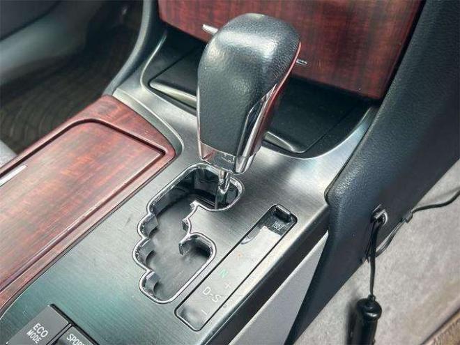 クラウンロイヤル 2.5 ロイヤルサルーン i-Four 4WD　ドライブレコーダー　クリアランスソナー　オートクルーズコントロール　バックカメラ　ナビ　TV　アルミホイール　オートライト　HID　スマートキー　盗難防止システム DVD再生 2500