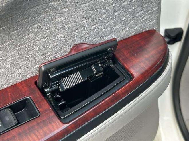 クラウンロイヤル 2.5 ロイヤルサルーン i-Four 4WD　ドライブレコーダー　クリアランスソナー　オートクルーズコントロール　バックカメラ　ナビ　TV　アルミホイール　オートライト　HID　スマートキー　盗難防止システム DVD再生 2500