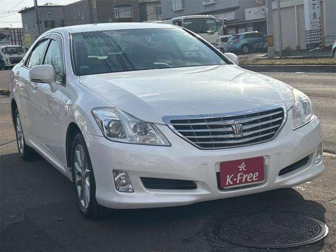 クラウンロイヤル 2.5 ロイヤルサルーン i-Four 4WD　ドライブレコーダー　クリアランスソナー　オートクルーズコントロール　バックカメラ　ナビ　TV　アルミホイール　オートライト　HID　スマートキー　盗難防止システム DVD再生 2500