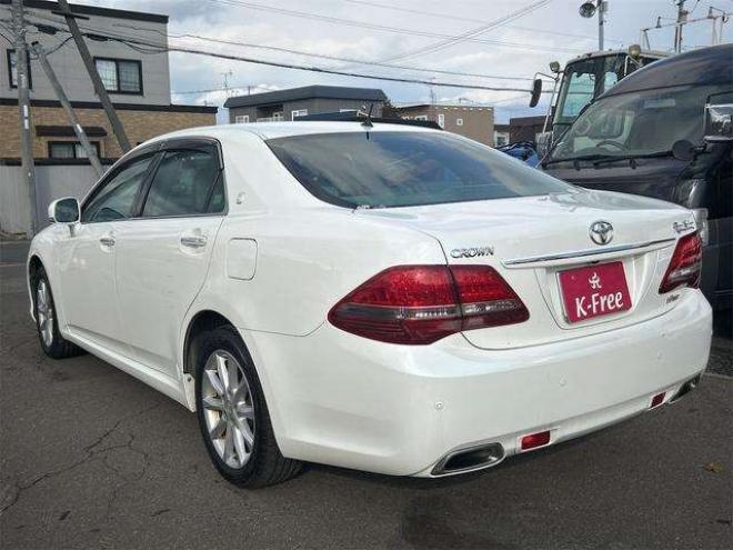 クラウンロイヤル 2.5 ロイヤルサルーン i-Four 4WD　ドライブレコーダー　クリアランスソナー　オートクルーズコントロール　バックカメラ　ナビ　TV　アルミホイール　オートライト　HID　スマートキー　盗難防止システム DVD再生 2500