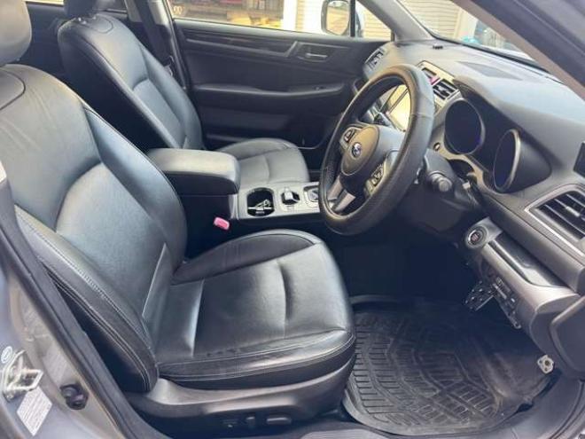 レガシィB4 2.5 リミテッド 4WD　ナビ　TV　Bカメラ　Bluetooth 2500