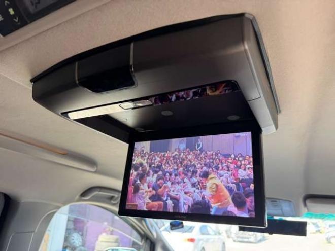 ヴェルファイア2.4 Z 4WD　両側Pスライド　フリップダウン 2400