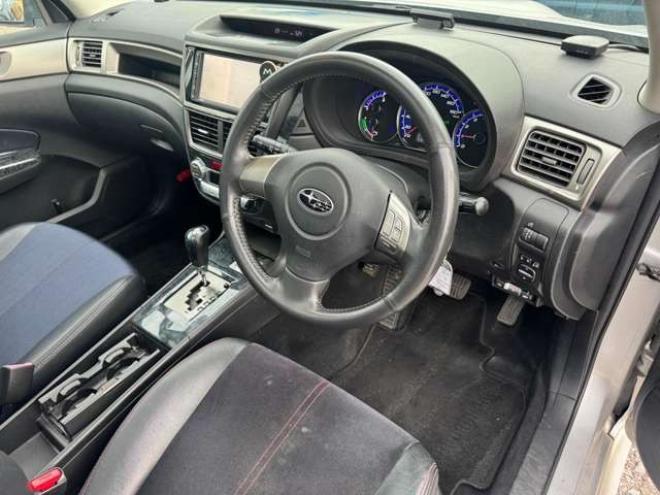 エクシーガ2.0 GT 4WD　パノラマルーフ　ナビ　TV　Bカメラ 2000