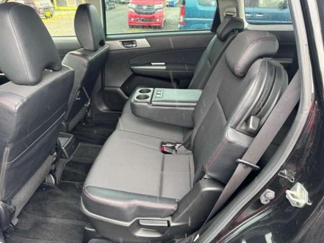 エクシーガ2.0 i-S アドバンテージ ライン 4WD　スマートキー　ナビ　TV 2000