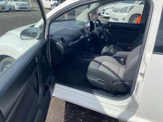 ニュービートルニュービートル　 正規輸入車 2WD 2000