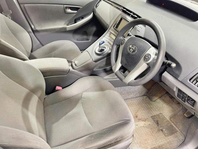 プリウス1.8S 5年保証 スマキー ナビ Bカメ 前後ドラレコ ETC 寒冷地仕様 禁煙 車検整備2年付