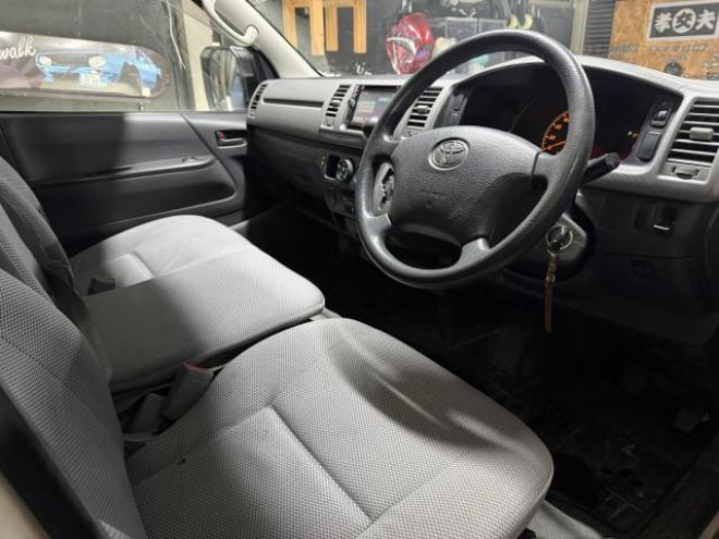 ハイエースバン5型フェイスDX ディーゼルターボ 本終車寒冷地仕様済 9人乗 ナビTVバックカメラ リアヒータークーラー 禁煙車 車検満タン 即乗OK!  4WD 3000 4Dr