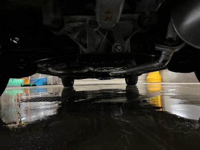 ヴォクシー本州仕入　禁煙車　両側パワースライドドア　純正１６インチＡＷ　社外１５ＡＷ＋スタッドレスタイヤ付　純正ナビ　フルセグ地デジ　ＤＶＤ再生　Ｂｌｕｅｔｏｏｔｈオーディオ　バックカメラ　エンジンスターター 4WD 2000 5Dr