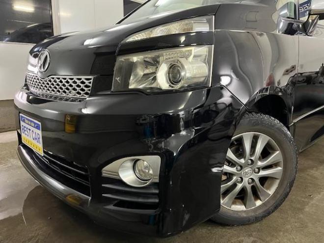 ヴォクシー本州仕入　禁煙車　両側パワースライドドア　純正１６インチＡＷ　社外１５ＡＷ＋スタッドレスタイヤ付　純正ナビ　フルセグ地デジ　ＤＶＤ再生　Ｂｌｕｅｔｏｏｔｈオーディオ　バックカメラ　エンジンスターター 4WD 2000 5Dr