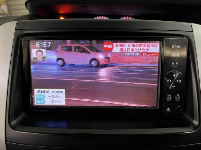 ヴォクシー本州仕入　禁煙車　両側パワースライドドア　純正１６インチＡＷ　社外１５ＡＷ＋スタッドレスタイヤ付　純正ナビ　フルセグ地デジ　ＤＶＤ再生　Ｂｌｕｅｔｏｏｔｈオーディオ　バックカメラ　エンジンスターター 4WD 2000 5Dr