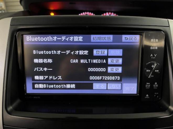 ヴォクシー本州仕入　禁煙車　両側パワースライドドア　純正１６インチＡＷ　社外１５ＡＷ＋スタッドレスタイヤ付　純正ナビ　フルセグ地デジ　ＤＶＤ再生　Ｂｌｕｅｔｏｏｔｈオーディオ　バックカメラ　エンジンスターター 4WD 2000 5Dr