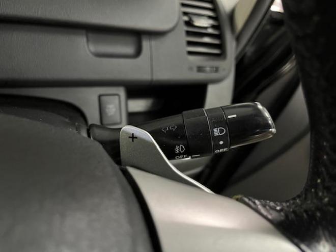 ヴォクシー本州仕入　禁煙車　両側パワースライドドア　純正１６インチＡＷ　社外１５ＡＷ＋スタッドレスタイヤ付　純正ナビ　フルセグ地デジ　ＤＶＤ再生　Ｂｌｕｅｔｏｏｔｈオーディオ　バックカメラ　エンジンスターター 4WD 2000 5Dr