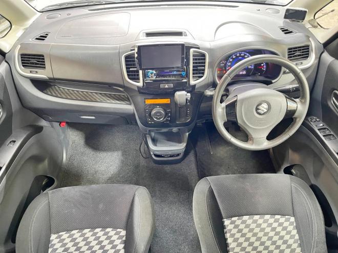 ソリオ1.2ブラック&ホワイトⅡ 4WD 5年保証 スマキー パワスラ ナビTV 寒冷地仕様 禁煙 車検整備2年付 修復歴無