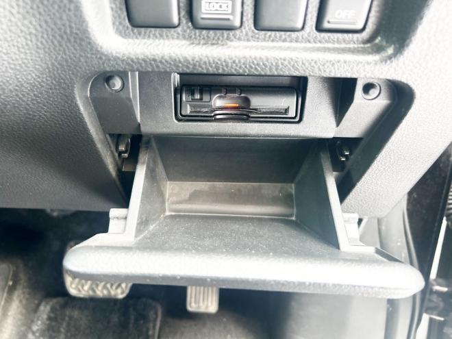 エルグランド2.5 250ハイウェイスター 4WD　 ローンが不安な方＜優遇ローン＞本州仕入　寒冷地仕様　パワースライドドア　純正ナビ 4WD