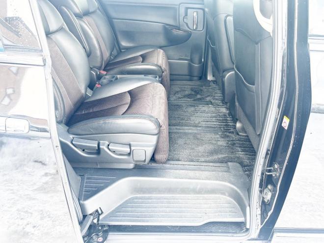 エルグランド2.5 250ハイウェイスター 4WD　 ローンが不安な方＜優遇ローン＞本州仕入　寒冷地仕様　パワースライドドア　純正ナビ 4WD