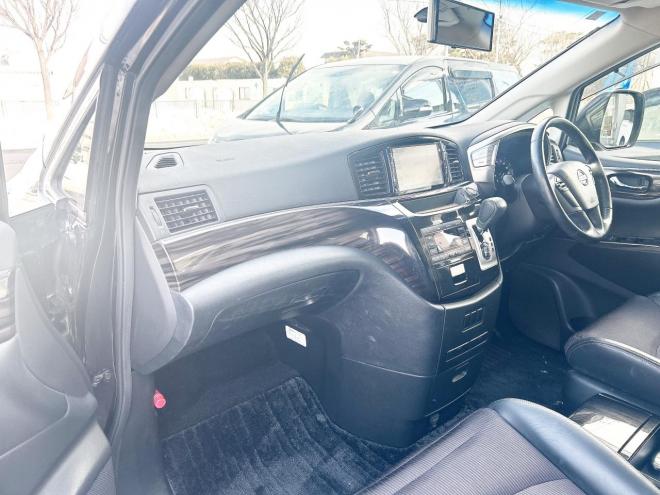 エルグランド2.5 250ハイウェイスター 4WD　 ローンが不安な方＜優遇ローン＞本州仕入　寒冷地仕様　パワースライドドア　純正ナビ 4WD