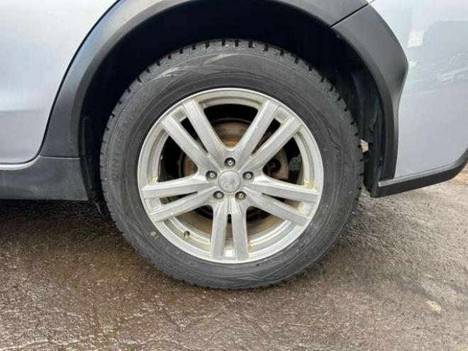 インプレッサXVハイブリッド 2.0i 4WD　ナビ　ワンセグ　アルミホイール　クルーズコントロール　ABS　横滑り防止装置　盗難防止装置　パワステ　パワーウィンドウ　スマートキー　キーレスエントリー　MTモード付　アイドリングストップ　ETC 2000