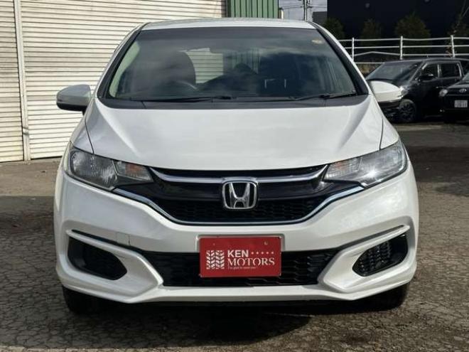 フィット1.5 ハイブリッド F 4WD　純正ナビ　バックカメラ　ETC　パワステ　パワーウィンドウ　ABS　キーレスエントリー 1500