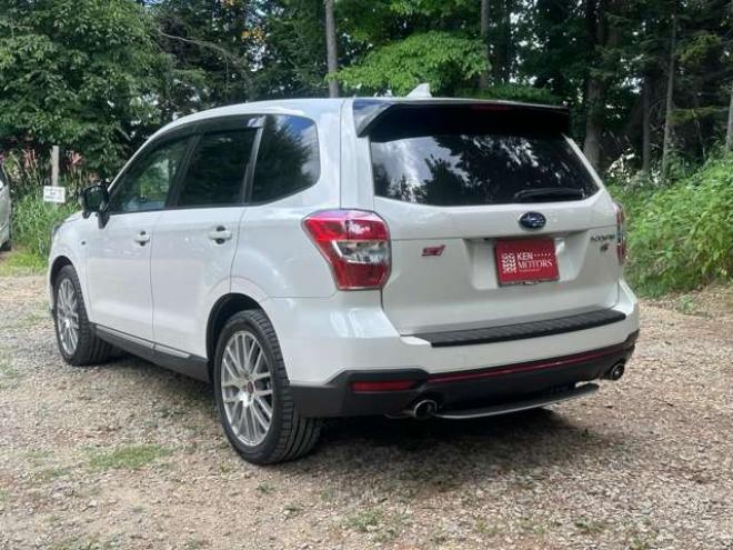 フォレスター2.0 tS 4WD　300台限定車/ターボ/社外ナビ/Bカメラ/電動リアゲート 2000