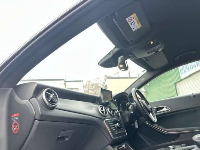 ベンツCLAクラス CLA250 4マチック 4WD　ナビ　TV　バックカメラ　アルミホイール　ディスチャージドランプ　電動シート　パワステ　パワーウィンドウ　キーレス　ETC　シートヒーター　横滑り防止装置　アイドリングストップ　クルーズコントロール 正規輸入車 2000