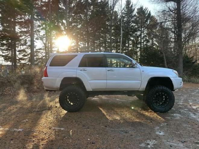 ハイラックスサーフ3.4 SSR-X 4WD　アルミホイール　エアコン　パワステ　パワーウィンドウ　キーレスエントリー　アルミホイール　社外ナビ　バックカメラ　リフトアップ　ETC 3400