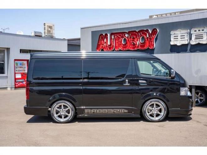 ハイエース2.7 GL ロング ファインテックツアラー 4WD　415COBRA　ファントムヘッドライトシステム&フェイスリフトキット&F/S/R/ルーフスポ/ボンネット/プレステージテールランプ&バッドラッカーSD-6プレミアムフォージッド18インチAW　TOYO　H30　225/50R18 2700