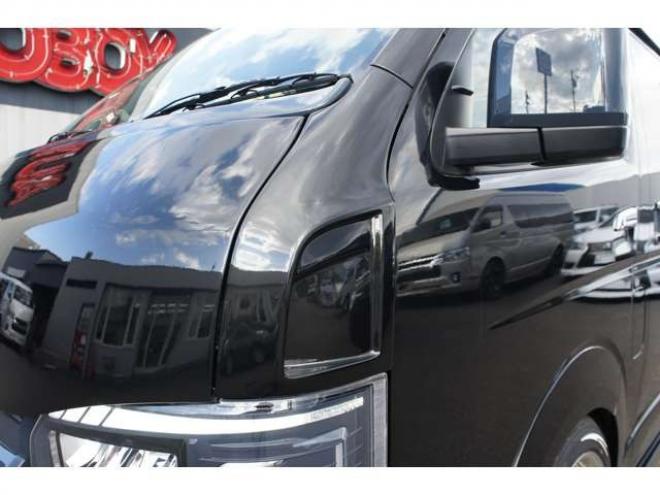 レジアスエース2.8 スーパーGL ダークプライム ロングボディ ディーゼルターボ 4WD　415COBRAコンプリート車両　ファントムヘッドライトシステム&ファントムゴールド18インチホイール&フェイスリフトキット&フルエアロ&フローティングリップ&ローフォルムフェンダー　玄武2インチダウンブロック 2800