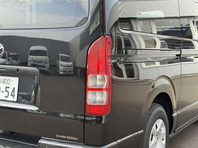 ハイエースバン2.8 DX ロング ディーゼルターボ 4WD　登録未使用車　寒冷地仕様　パノラミックビューモニター　デジタインナーミラー　LEDヘッドランプ　電動格納ミラーヒータ付　リアAC　リアヒーター　スライドドアイージークローザー　バックドアイージークローザー 登録済未使用車 2800