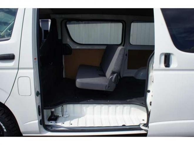 ハイエースバン2.8 DX ロング ディーゼルターボ 4WD　フロントシートセパレート仕様変更済　　　センターコンソール付　415COBRA丸目ライトキット&バッドラッカー16インチAW　415SAFARIフロントスポイラー　TOYOオープンカントリーR/T　電動格納ドアミラー 2800