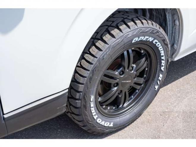 ハイエースバン2.8 DX ロング ディーゼルターボ 4WD　フロントシートセパレート仕様変更済　　　センターコンソール付　415COBRA丸目ライトキット&バッドラッカー16インチAW　415SAFARIフロントスポイラー　TOYOオープンカントリーR/T　電動格納ドアミラー 2800