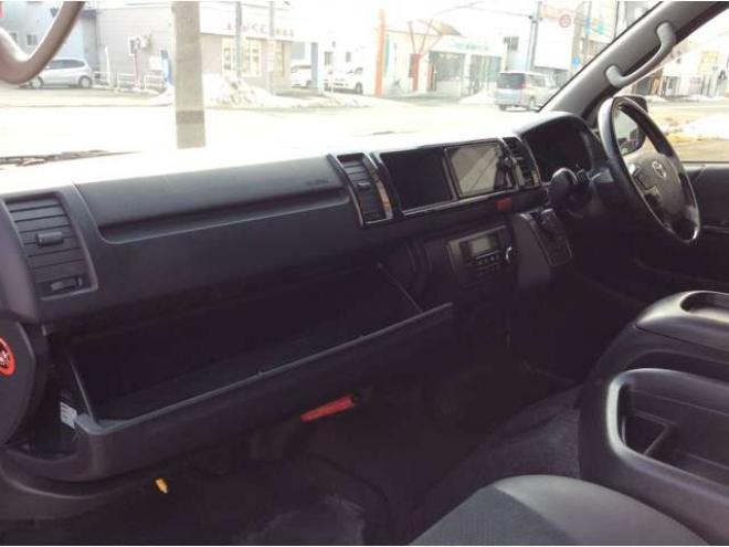 ハイエースバン2.7 スーパーGL ダークプライム ワイド ミドルルーフ ロングボディ 4WD　4WD　寒冷地仕様　両側パワスラ　スマキー　プッシュスタート　リアヒーター&クーラー　アルパインインナーミラー&フリップダウンモニター　社外メモリナビ　フルセグTV　ETC　ベッドキッド　Bカメラ 2700