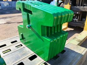 農機補助部品　ジョンディア　中古　トラクターウェイト　50kg×6枚　農機具