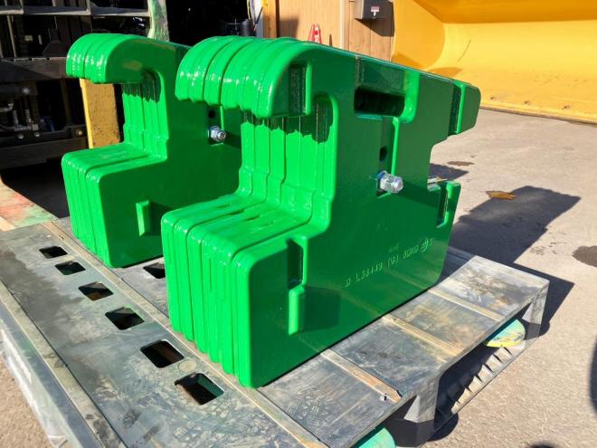 農機補助部品ジョンディア　中古　トラクターウェイト　50kg×6枚　2枚柄違い　農機具