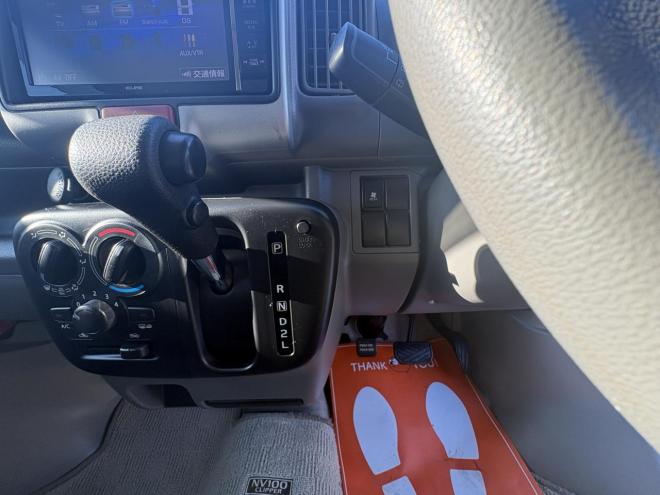 NV100クリッパーNV100クリッハ゜ー 4WD GX TURBO  high roof 寒冷地仕様　リアヒーター　ブレーキアシスト　TURBO Bluetoothフルセグナビ　バックカメラ　アルミ　バイザー　キーレス　エンジンオイル交換　ATF交換　スタットレス付　全磨き済 4WD 660 5Dr