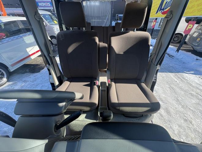 NV100クリッパーNV100クリッハ゜ー 4WD GX TURBO  high roof 寒冷地仕様　リアヒーター　ブレーキアシスト　TURBO Bluetoothフルセグナビ　バックカメラ　アルミ　バイザー　キーレス　エンジンオイル交換　ATF交換　スタットレス付　全磨き済 4WD 660 5Dr