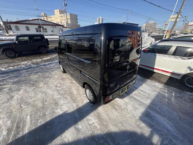 NV100クリッパーNV100クリッハ゜ー 4WD GX TURBO  high roof 寒冷地仕様　リアヒーター　ブレーキアシスト　TURBO Bluetoothフルセグナビ　バックカメラ　アルミ　バイザー　キーレス　エンジンオイル交換　ATF交換　スタットレス付　全磨き済 4WD 660 5Dr