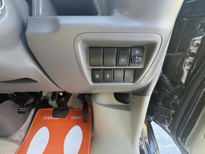 NV100クリッパーNV100クリッハ゜ー 4WD GX TURBO  high roof 寒冷地仕様　リアヒーター　ブレーキアシスト　TURBO Bluetoothフルセグナビ　バックカメラ　アルミ　バイザー　キーレス　エンジンオイル交換　ATF交換　スタットレス付　全磨き済 4WD 660 5Dr