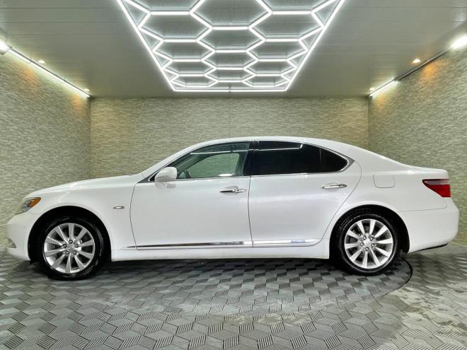 レクサス600hバージョンU Iパッケージ 4WD 5年保証 サンルーフ ナビ Bカメラ ETC 寒冷地仕様 禁煙 修復歴無