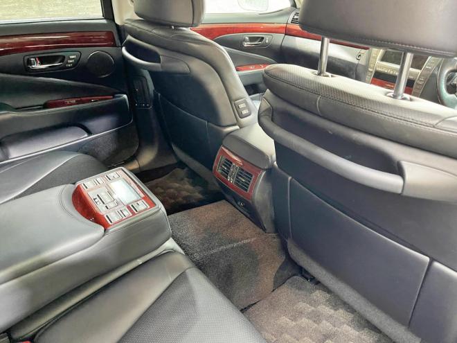 レクサス600hバージョンU Iパッケージ 4WD 5年保証 サンルーフ ナビ Bカメラ ETC 寒冷地仕様 禁煙 修復歴無