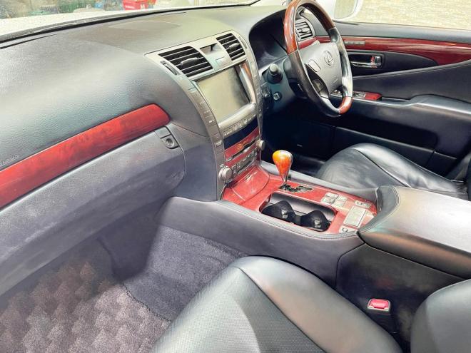 レクサス600hバージョンU Iパッケージ 4WD 5年保証 サンルーフ ナビ Bカメラ ETC 寒冷地仕様 禁煙 修復歴無