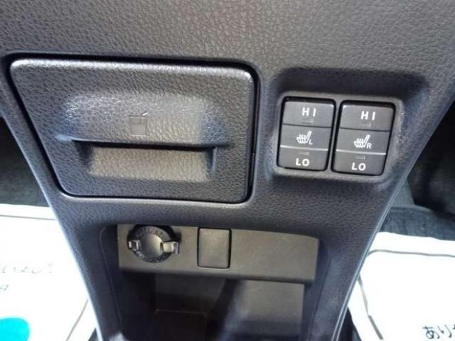 エスクァイア2.0 Gi 4WD　本州車　保証1年/走行距離無制限　4WD　両側パワースライドドア　オートマチックハイビーム　社外9インチナビ　地デジ　バックカメラ　黒本革シート　シートヒーター　LEDヘッドライト　ETC　クルーズコントロール 2000