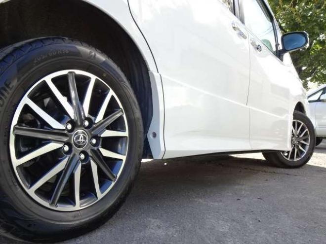 ヴォクシー2.0 ZS 煌 4WD　本州車　保証1年/走行距離無制限　4WD　両側パワースライドドア　トヨタセーフティセンス　カロッツェリア8型ワイドナビ　地デジ　バックカメラ　フリップダウンモニター　Bluetooth接続　アイドリングストップ 2000