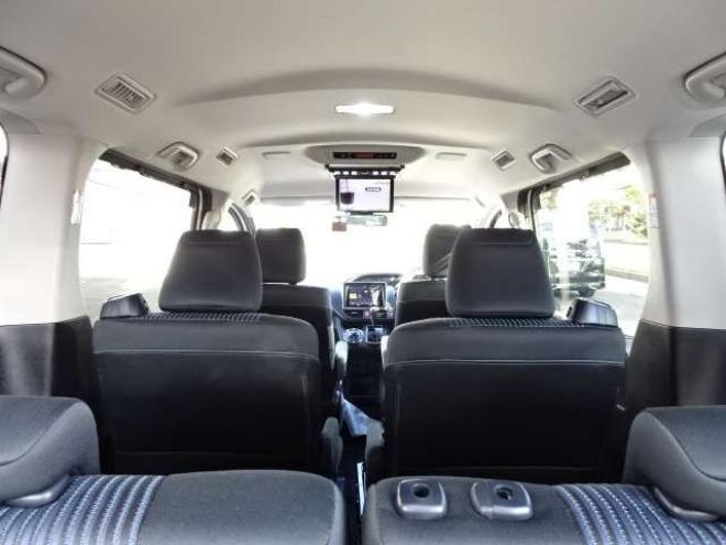 ヴォクシー2.0 ZS 煌 4WD　本州車　保証1年/走行距離無制限　4WD　両側パワースライドドア　トヨタセーフティセンス　カロッツェリア8型ワイドナビ　地デジ　バックカメラ　フリップダウンモニター　Bluetooth接続　アイドリングストップ 2000