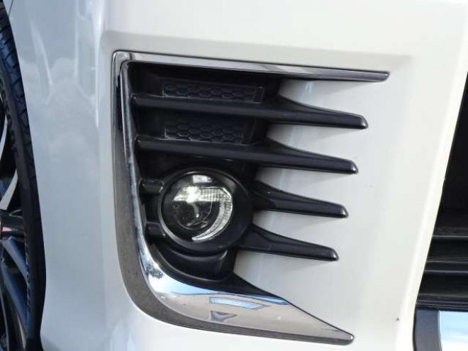 ヴォクシー2.0 ZS 煌 4WD　本州車　保証1年/走行距離無制限　4WD　両側パワースライドドア　トヨタセーフティセンス　カロッツェリア8型ワイドナビ　地デジ　バックカメラ　フリップダウンモニター　Bluetooth接続　アイドリングストップ 2000