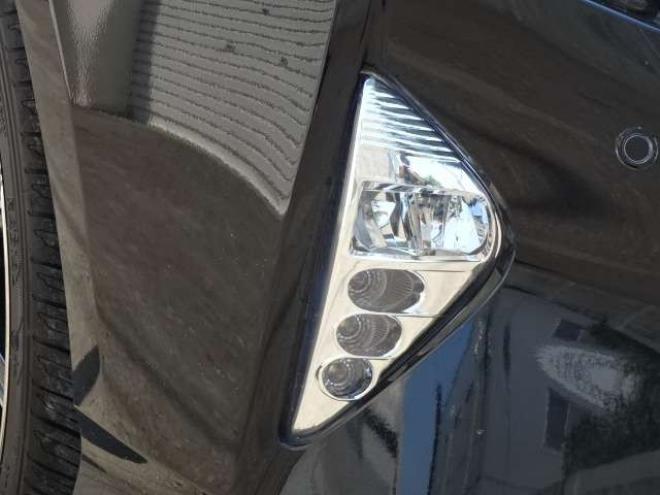 プリウス1.8 A プレミアム E-Four 4WD　本州車 ハイブリットシステム2年保証/走行距離無制限　 4WD　TRDエアロ　ブラインドスポットモニター　純正ナビ　地デジ　バックカメラ　18インチアルミ　本革シート　ヘッドアップディスプレイ　AC100V 1800