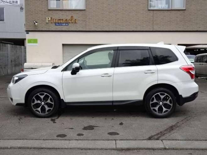 フォレスター2.0 S リミテッド 4WD　アイサイト　本州車　保証1年/走行距離無制　4WD ナビ　地デジ　Bluetooth接続　バックカメラ　ハーフレザーパワーシート　シートヒーター　純正18インチアルミ　クルーズコントロール　USBコンセント　ETC 2000