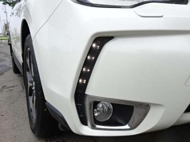 フォレスター2.0 S リミテッド 4WD　アイサイト　本州車　保証1年/走行距離無制　4WD ナビ　地デジ　Bluetooth接続　バックカメラ　ハーフレザーパワーシート　シートヒーター　純正18インチアルミ　クルーズコントロール　USBコンセント　ETC 2000