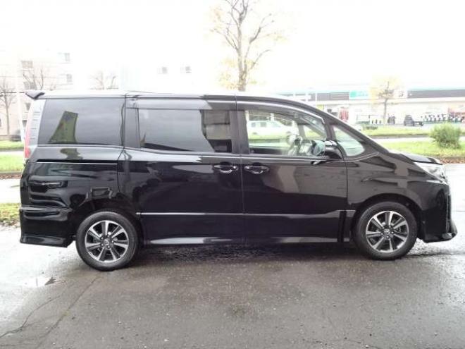 ノア2.0 Si 4WD　本州車　保証1年/走行距離無制限　4WD　後期　セーフティセンス　両側パワースライドドア　純正9インチワイドナビ　　地デジ　バックカメラ　ALPINE12インチフリップダウンモニター　LEDヘッドライト 2000