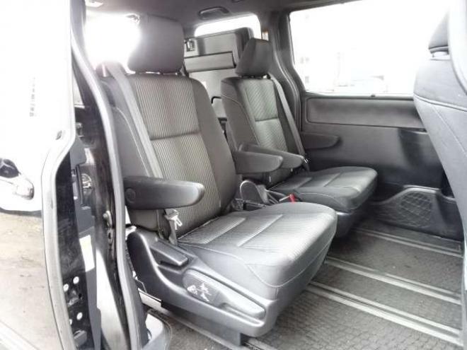 ノア2.0 Si 4WD　本州車　保証1年/走行距離無制限　4WD　後期　セーフティセンス　両側パワースライドドア　純正9インチワイドナビ　　地デジ　バックカメラ　ALPINE12インチフリップダウンモニター　LEDヘッドライト 2000